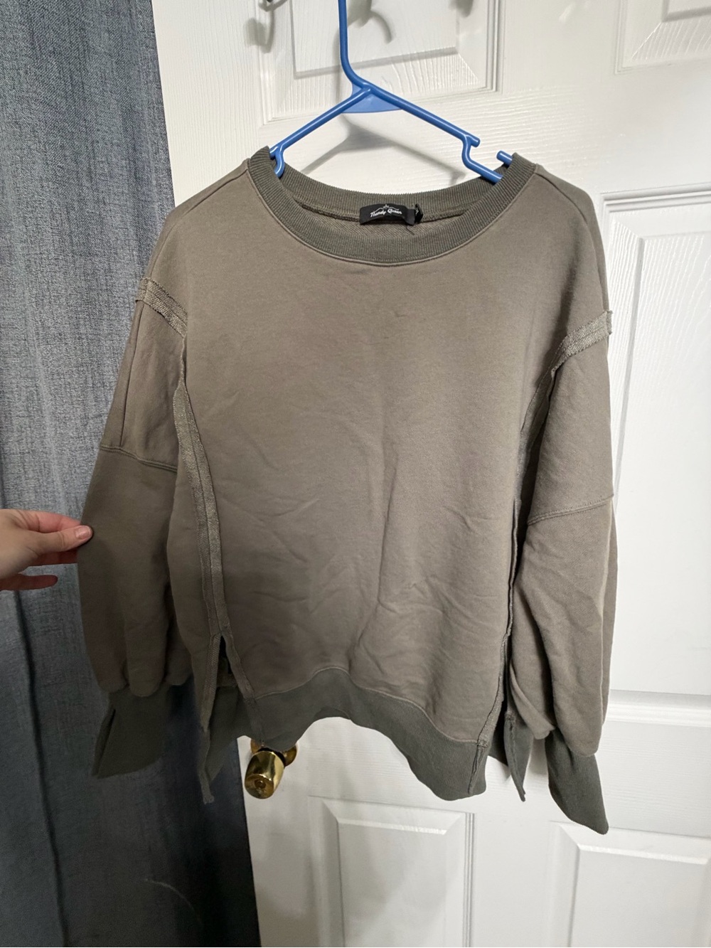 Women Crewneck Sweatshirt in Olive Gray